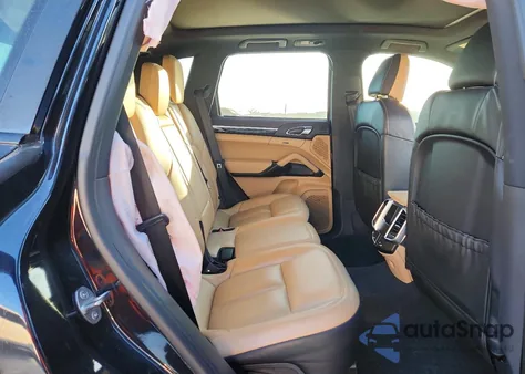 2016 Porsche Cayenne z USA, uszkodzony, nr VIN WP1AA2A2XGKA15776